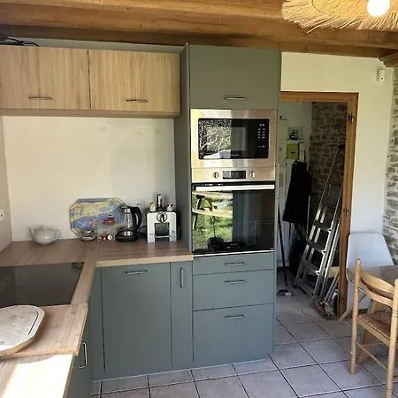 With 2 Bedrooms Holiday home Bretteville-sur-Ay